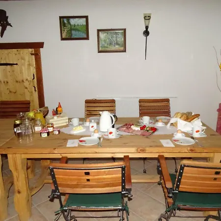 Gaestehaus Zur Alten Buche Holiday home Eisengraberamt